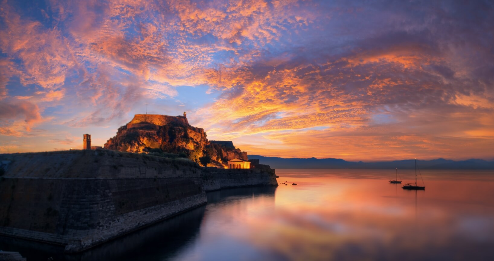 Corfu sightseeing old fortress